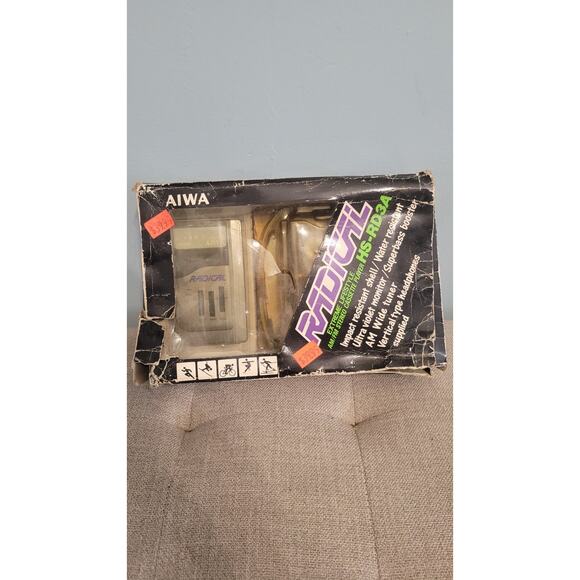Vintage AIWA HS-RD3A Radical AM/FM Stereo Cassette Player Walkman NIB Unused Box - Picture 1 of 16
